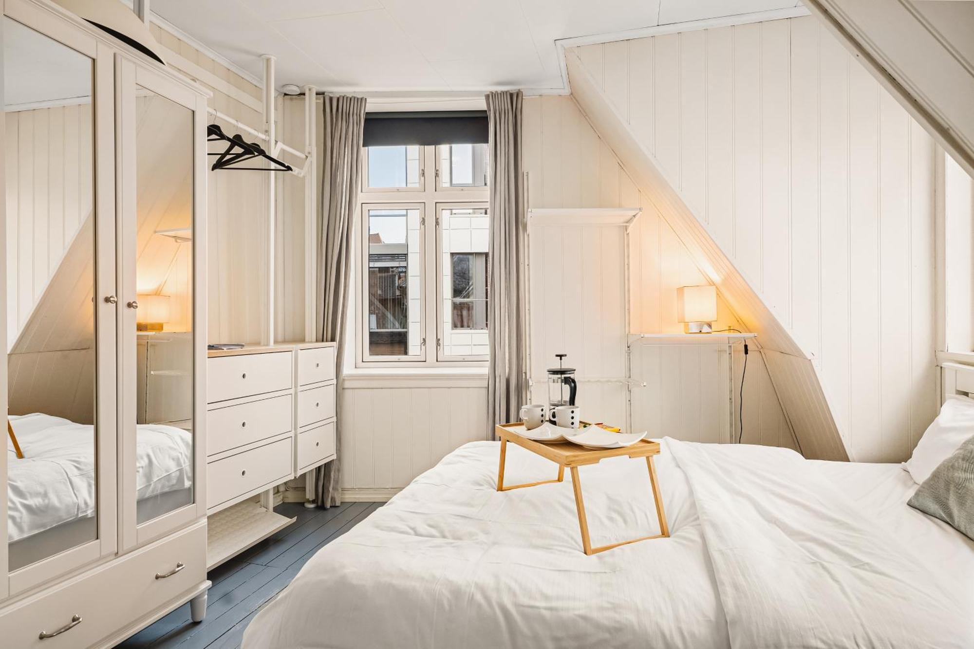 Live In Historic Building - View To Bryggen Apartment Bergen Bagian luar foto