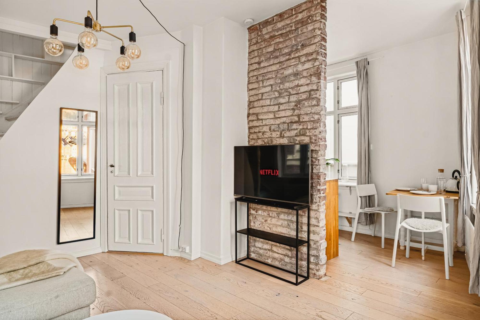 Live In Historic Building - View To Bryggen Apartment Bergen Bagian luar foto